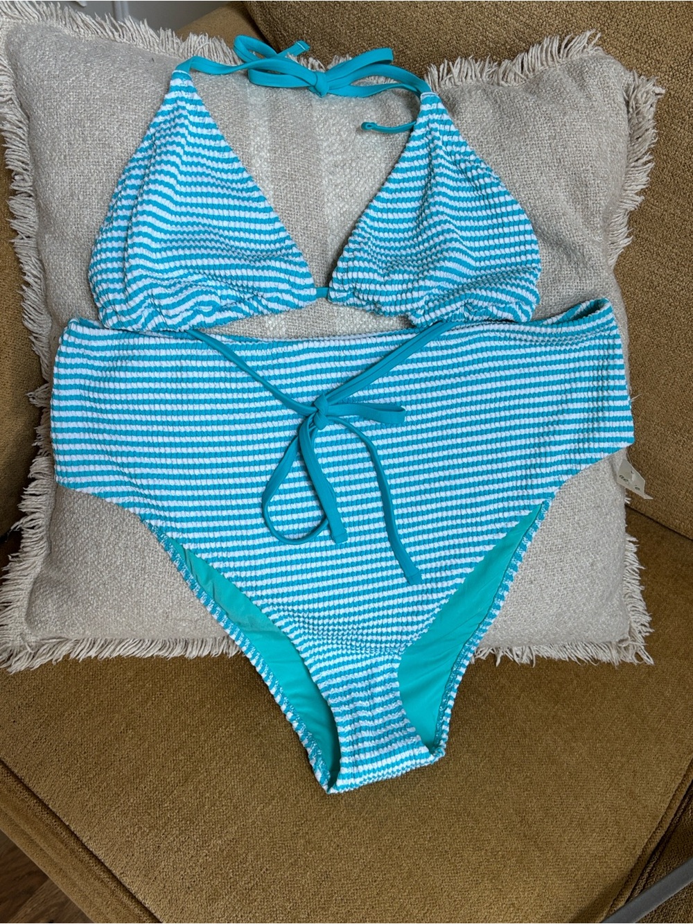 Aerie FULL Set, Crinkle Stripe Tie String Top/ High Cut Cheeky Bottoms - Picture 4 of 16